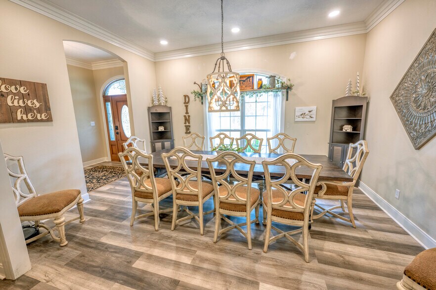 More Photos Of 1440-A TX-237, Round Top Flex For Sale