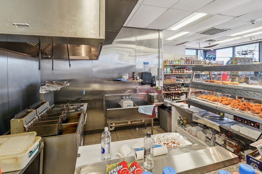 More Photos Of 7571 W Judge Perez Dr, Arabi Freestanding For Sale