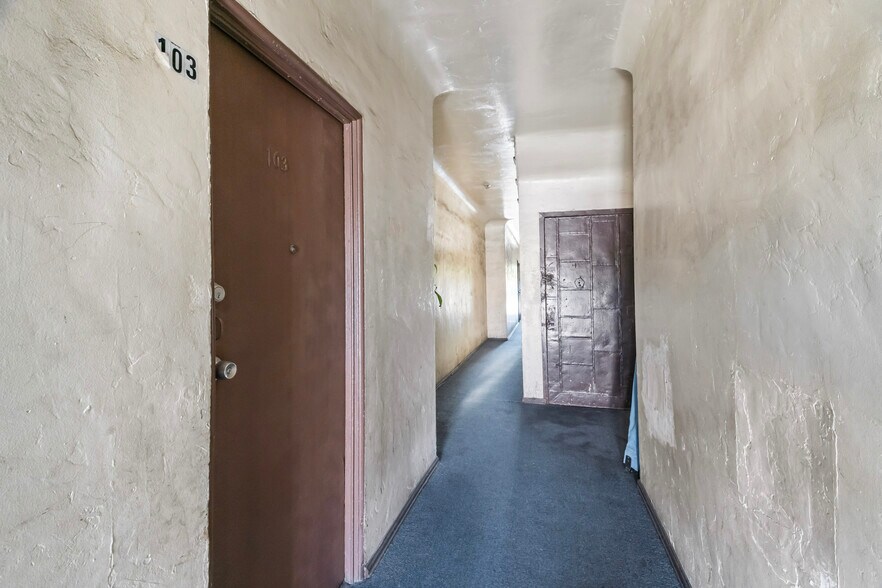 More Photos Of 2717 S Budlong Ave, Los Angeles Apartments For Sale
