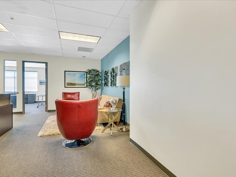 More Photos Of 8001 S InterPort Blvd, Englewood Office For Lease