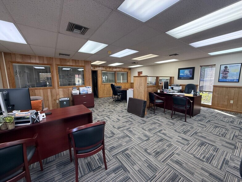 More Photos Of 1212 NE 36th Ave, Ocala Freestanding For Lease