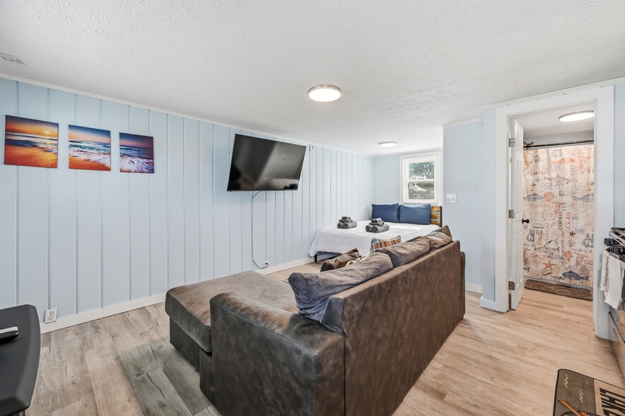 More Photos Of 5214 Old Lake Rd, Geneva Apartments For Sale