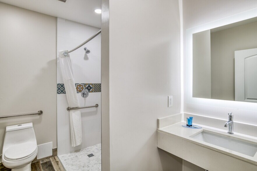 More Photos Of 137 San Marco Ave, Saint Augustine Hotel For Sale