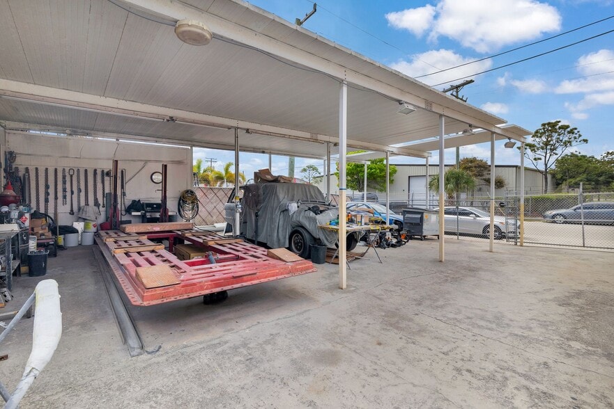 More Photos Of 1420 Forsythe Rd, West Palm Beach Auto Repair For Sale