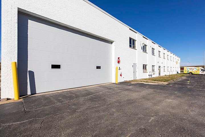 More Photos Of 770 Larsen Ln, Bensenville Unknown For Lease