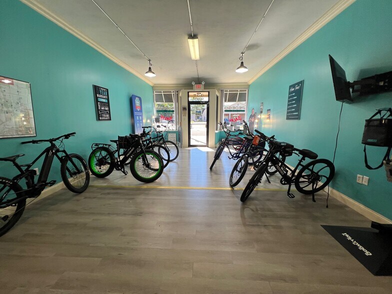 More Photos Of 221-225 E Main St, Troy Freestanding For Lease