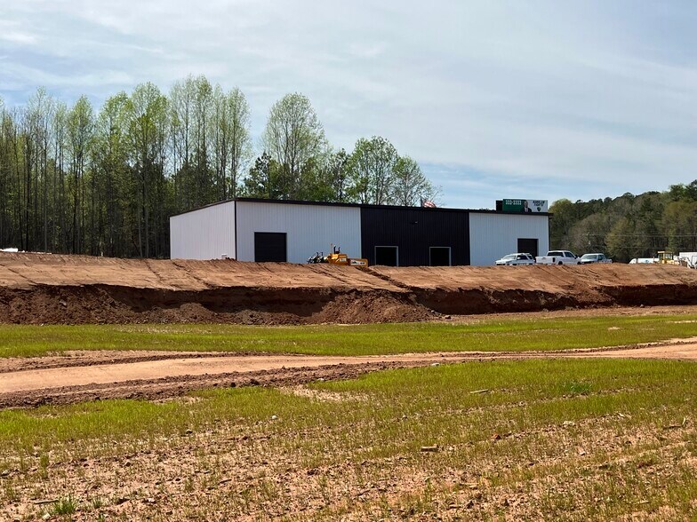 More Photos Of 2036 Frontage Rd, Anderson Unknown For Lease