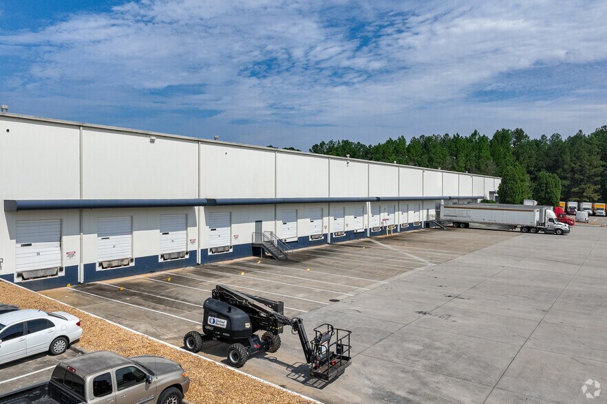 More Photos Of 7135 Southlake Pky, Morrow Industrial For Sale