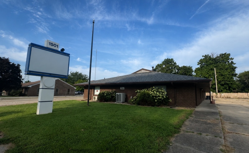 Primary Photo Of 1501 N Water St, Decatur Office For Sale