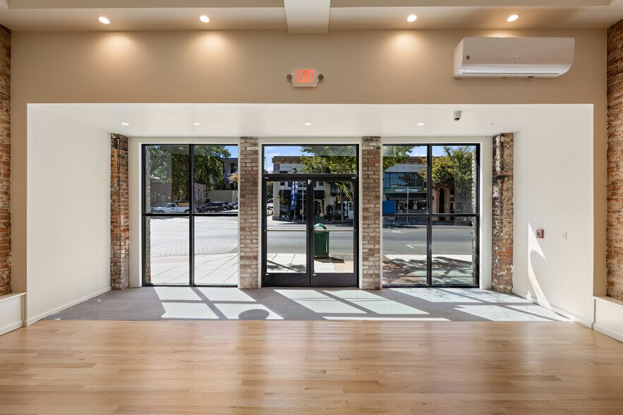 More Photos Of 302 N Main St, Lakeport Storefront For Sale