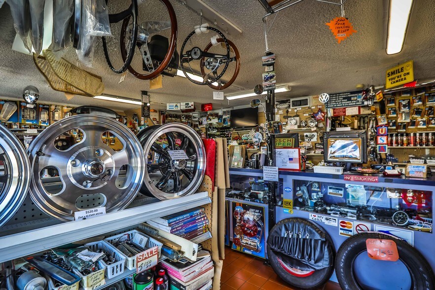 More Photos Of 2112 NW 36th St, Miami Auto Repair For Sale