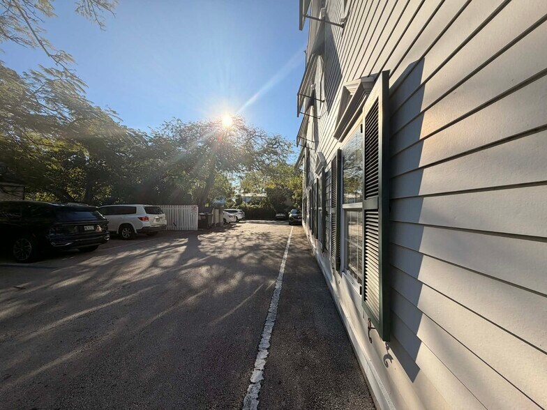 More Photos Of 302 Southard St, Key West Office For Sale
