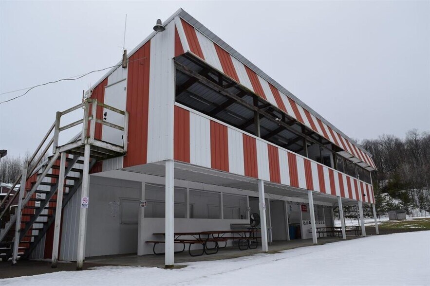 More Photos Of 11215 Flagstaff Rd, Tomah Racetrack For Sale