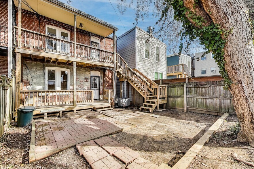 More Photos Of 212 Elm St NW, Washington Apartments For Sale