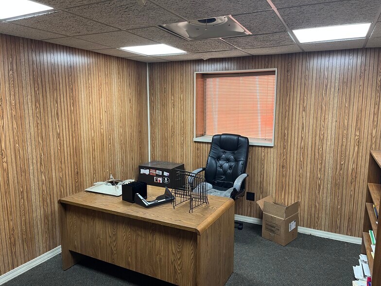 More Photos Of 5013 Park St, Jacksonville Auto Repair For Sale