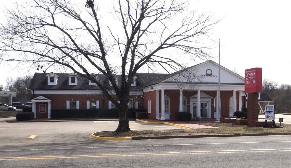 More Photos Of 125 W Center St, Greenwood Office For Lease