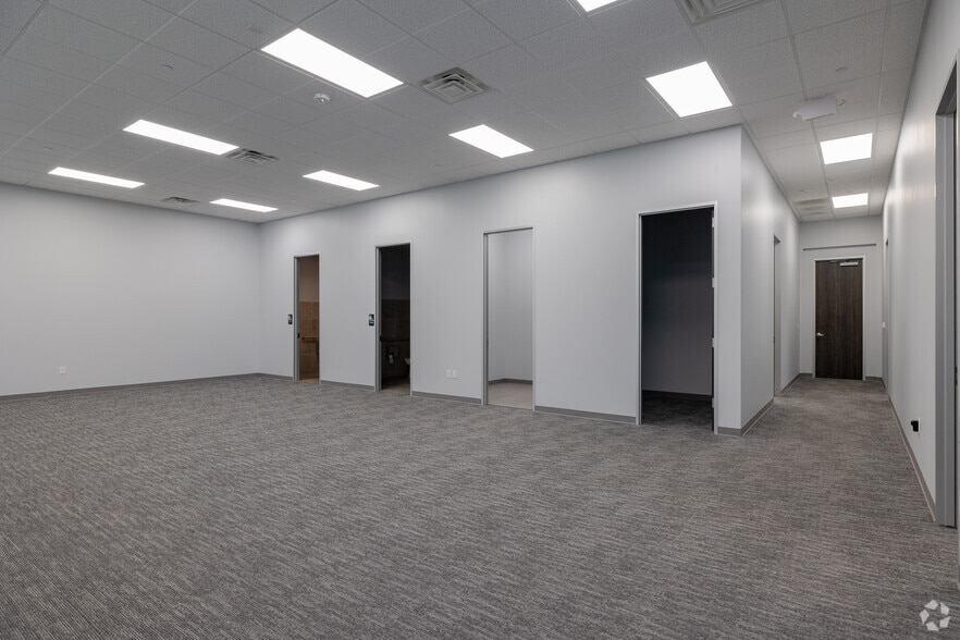 More Photos Of 2062 Woods Road, Brookshire Warehouse For Lease