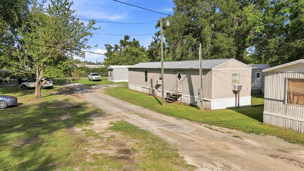 More Photos Of 33 E Peeler Ave, Lakeland Manufactured Housing Mobile Home Park For Sale