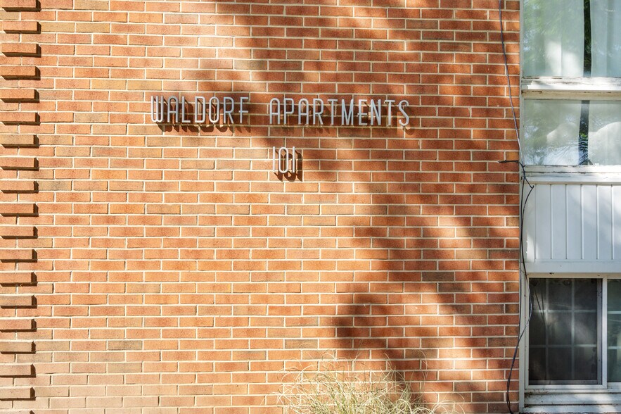 More Photos Of 101 Waldorf Pky, Syracuse Multifamily For Sale