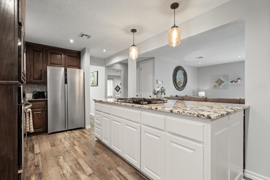 More Photos Of 3133 Chickasaw Trl, Sulphur Restaurant For Sale