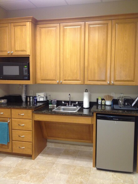 More Photos Of 11701 Bee Cave Rd, Austin Coworking Space