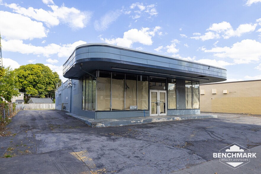 More Photos Of 266-270 Monroe Ave, Rochester Storefront Retail Office For Lease