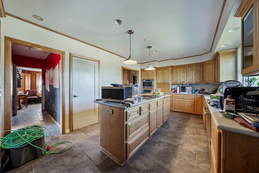 More Photos Of 743 College City Rd, Arbuckle Apartments For Sale