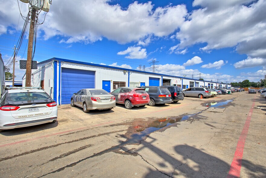 More Photos Of 11450 Bissonnet St, Houston Warehouse For Lease