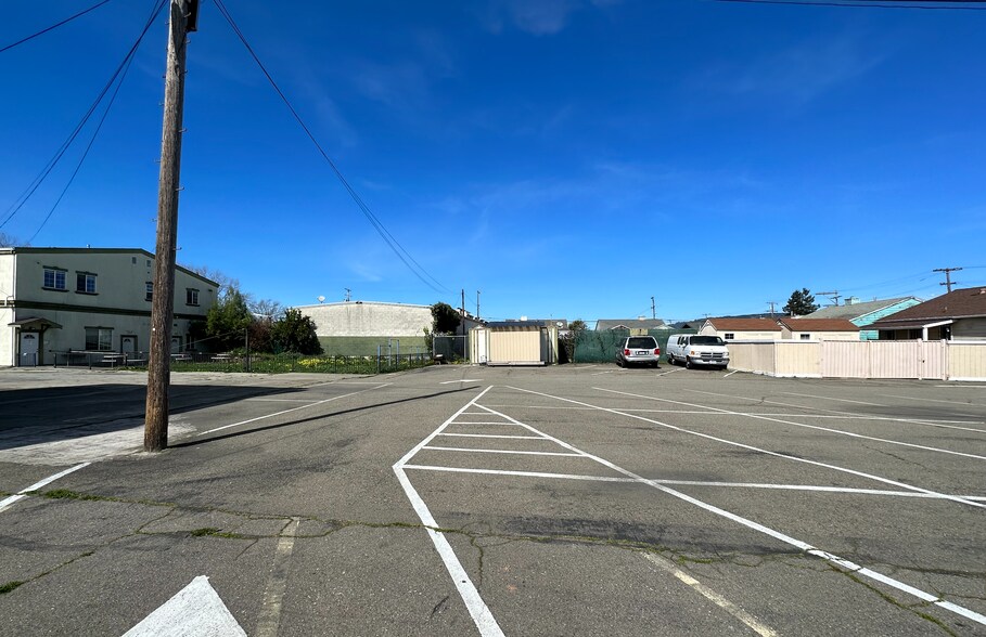 More Photos Of 9629 Holly St, Oakland Religious Facility For Sale