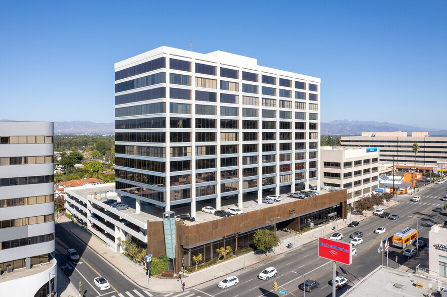 Primary Photo Of 16633 Ventura Blvd, Encino Medical For Lease