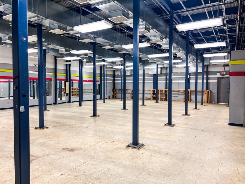 More Photos Of 120 W Harrison St, Tallahassee General Retail For Lease