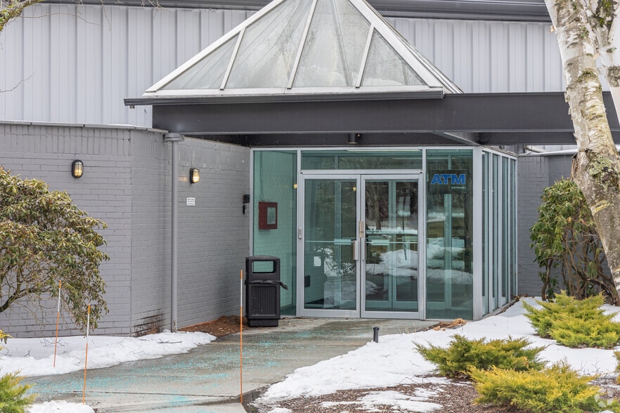 More Photos Of 577 Main St, Hudson Light Manufacturing For Lease