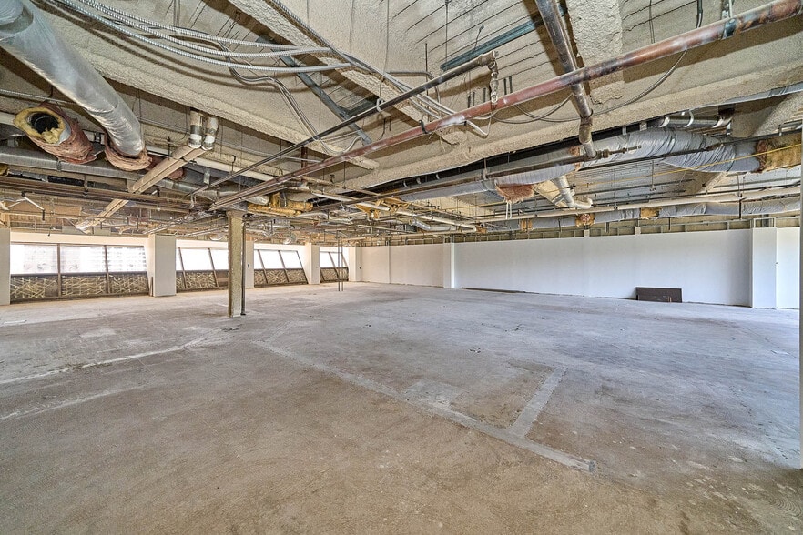 More Photos Of 8737 Beverly Blvd, West Hollywood Medical For Sale