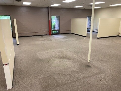 More Photos Of 3127 SW 61st St, Des Moines Warehouse For Lease