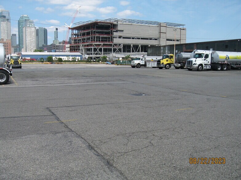 More Photos Of 25 Paidge Ave, Brooklyn Land For Lease