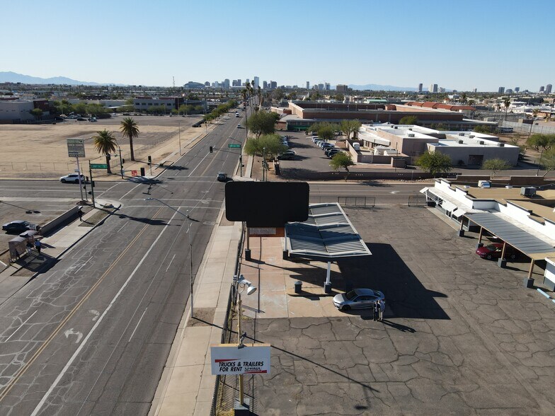 More Photos Of 2802 E Van Buren St, Phoenix Warehouse For Sale