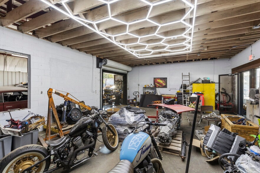 More Photos Of 4107 Weslow St, Houston Warehouse For Sale