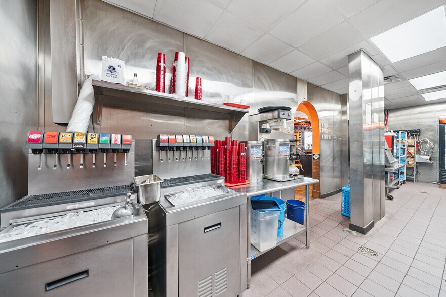 More Photos Of 1420 Interstate Dr, Cookeville Restaurant For Sale