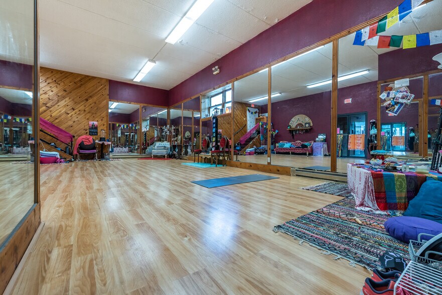 More Photos Of 6302 Main St, Tannersville Hotel For Sale