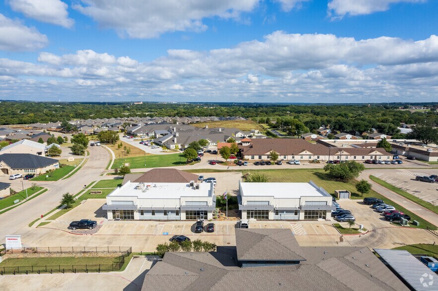 More Photos Of 940 Hilltop Dr, Weatherford Medical For Lease