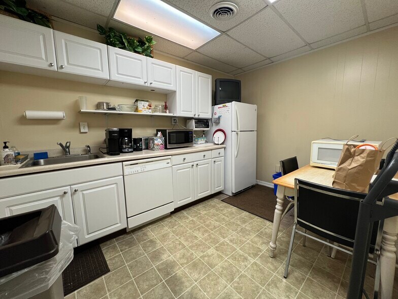 More Photos Of 130 E Wythe St, Petersburg Office For Lease