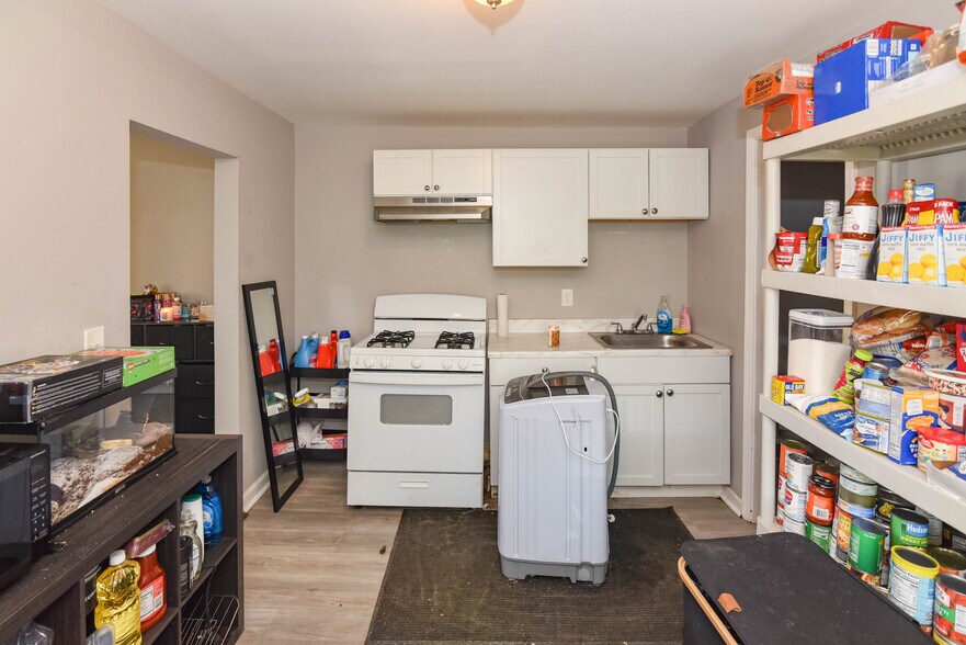 More Photos Of 3 Market St, Aberdeen Multifamily For Sale