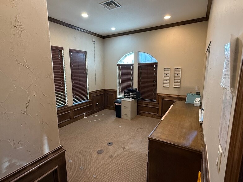 More Photos Of 2913 Overland Trl, Sherman Medical For Lease