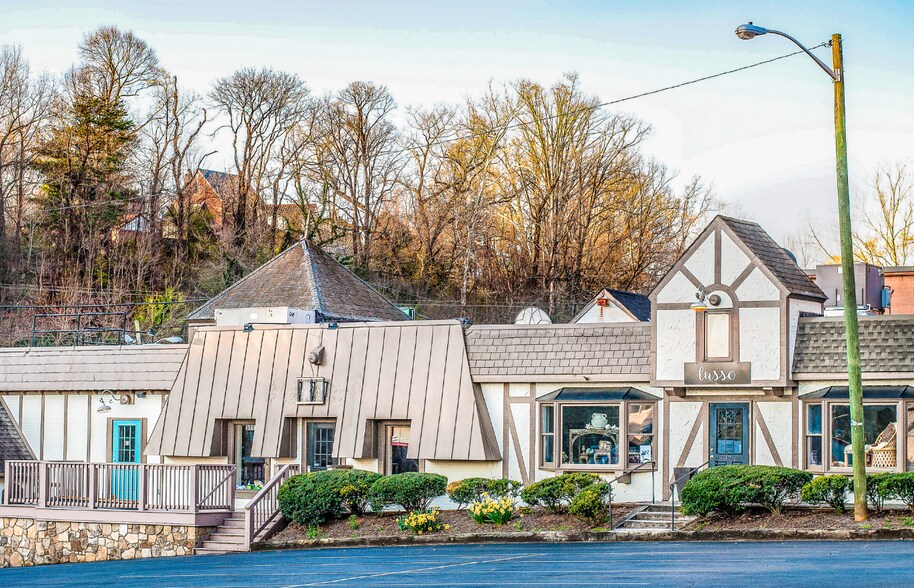 More Photos Of 3117 Franklin Rd SW, Roanoke Storefront For Lease