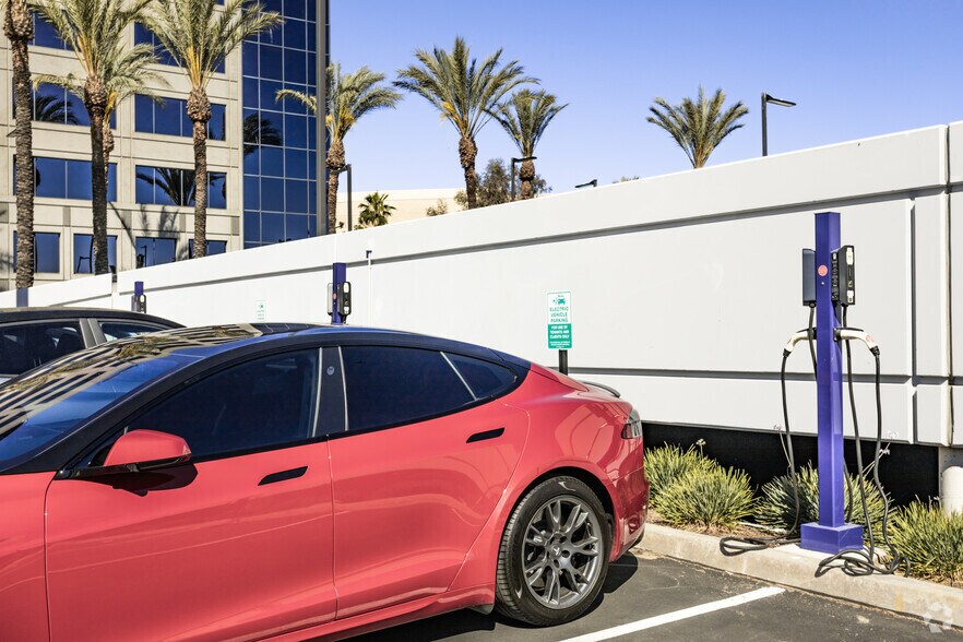 More Photos Of 3281 E Guasti Rd, Ontario Unknown For Lease