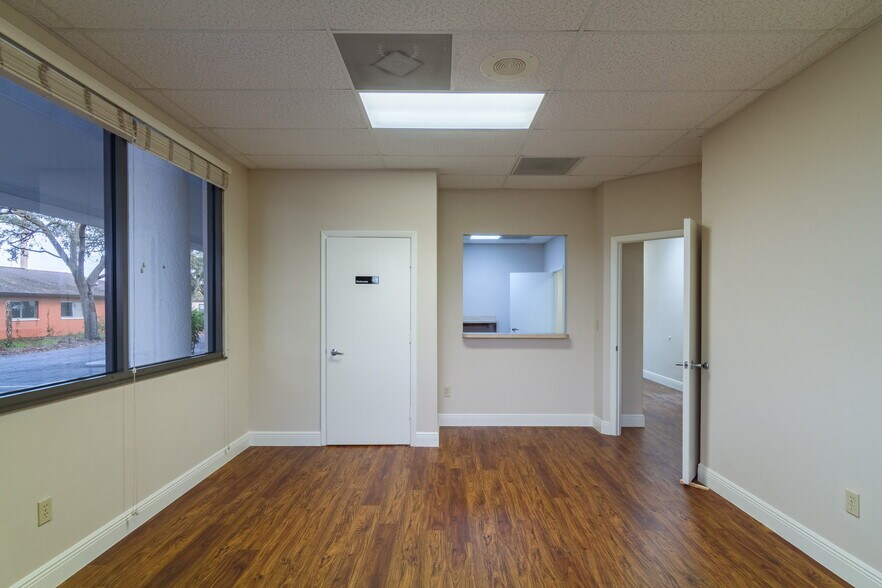 More Photos Of 1425 Viscaya Pky, Cape Coral Medical For Lease