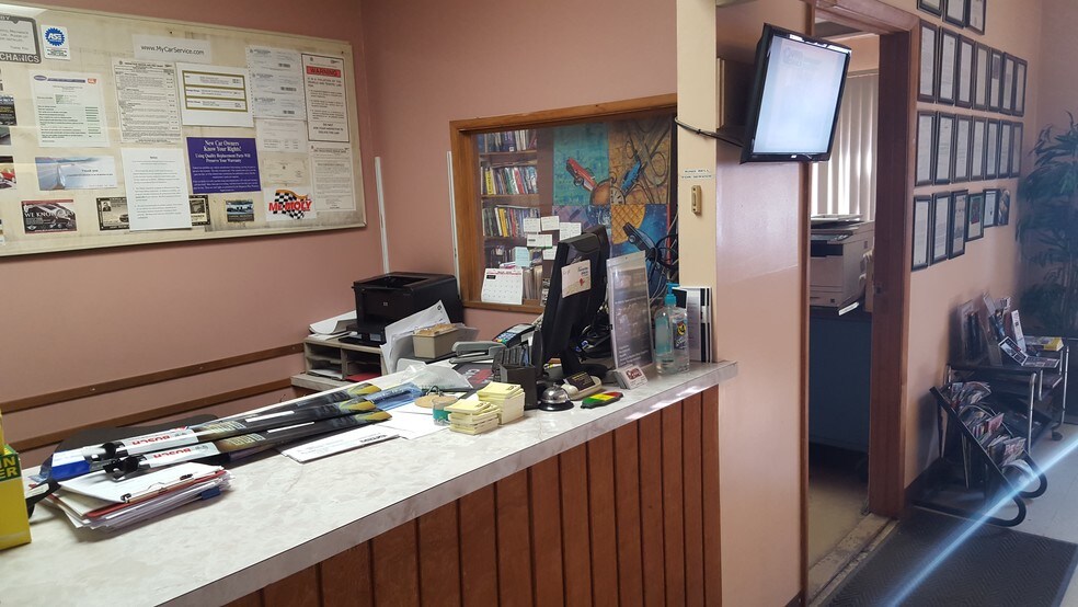 More Photos Of 152 Speigletown Rd, Troy Service Station For Sale