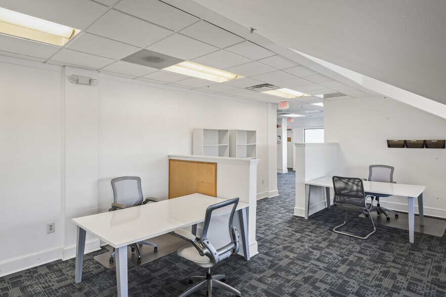 More Photos Of 602 S King St, Leesburg Medical For Sale