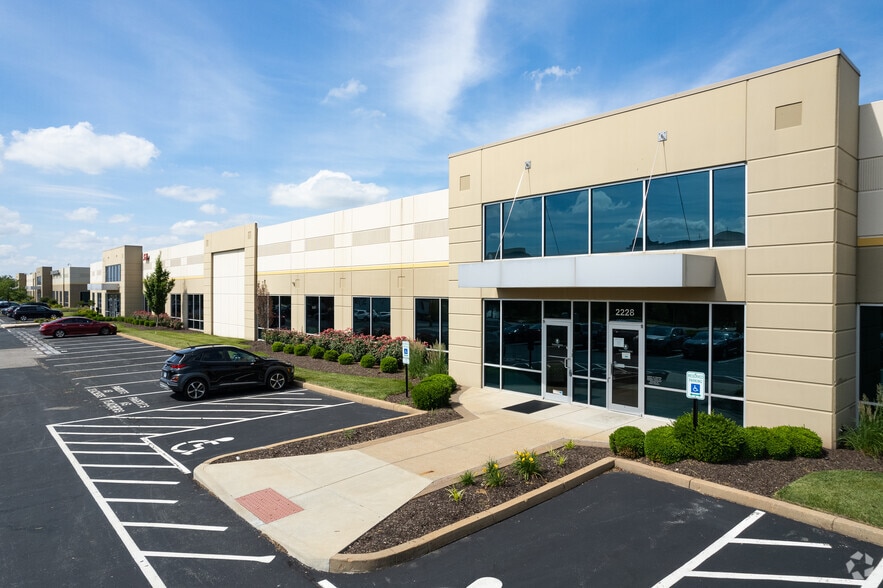 Primary Photo Of 2228-2240 Ball Dr, Saint Louis Office For Lease