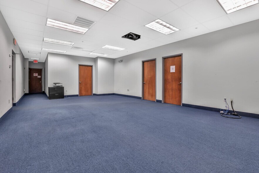 More Photos Of 240-260 W Nyack Rd, West Nyack Warehouse For Lease